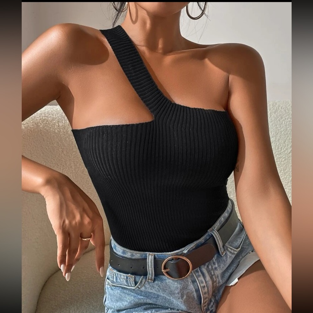 One Shoulder Knit Top